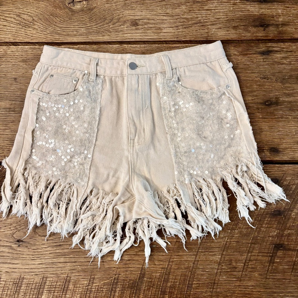 POL Boho Sequin‎ Frayed Hem Jean Shorts Women’s White Cream Medium